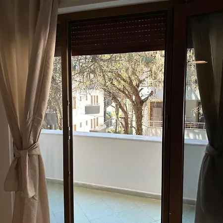 Under Pines - Apartment *